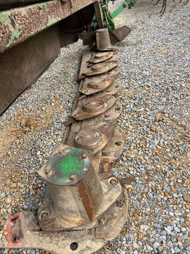 Image of John Deere 275 equipment image 2