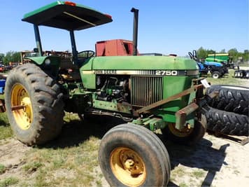 Main image John Deere 2750