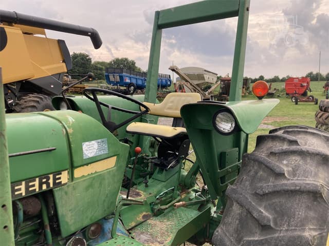 Image of John Deere 2750 equipment image 2