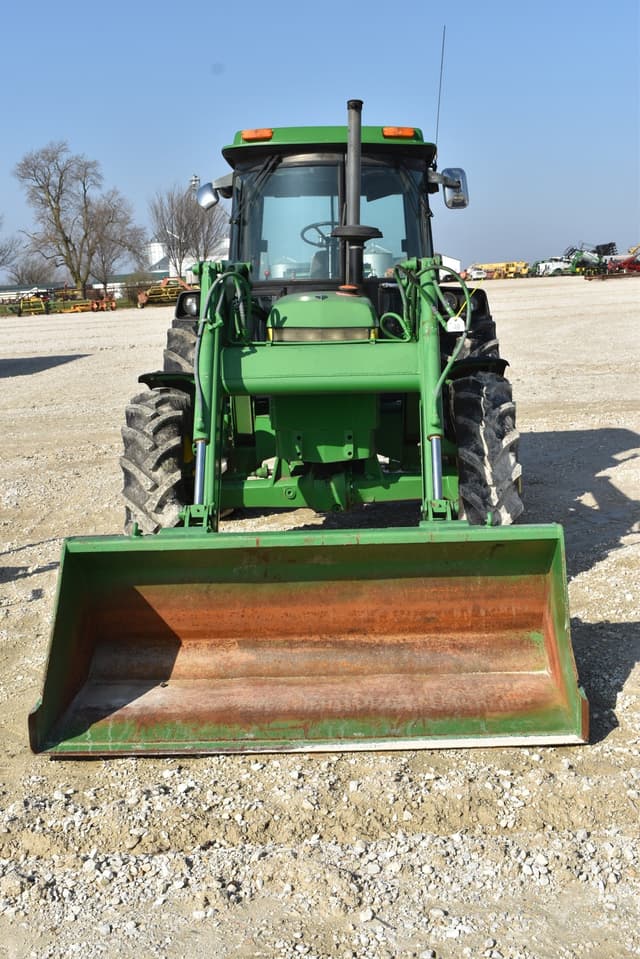 Image of John Deere 2750 equipment image 1