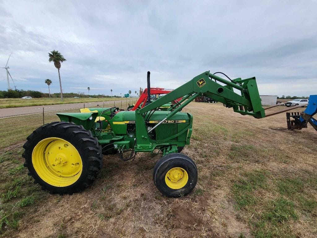 Main image John Deere 2750
