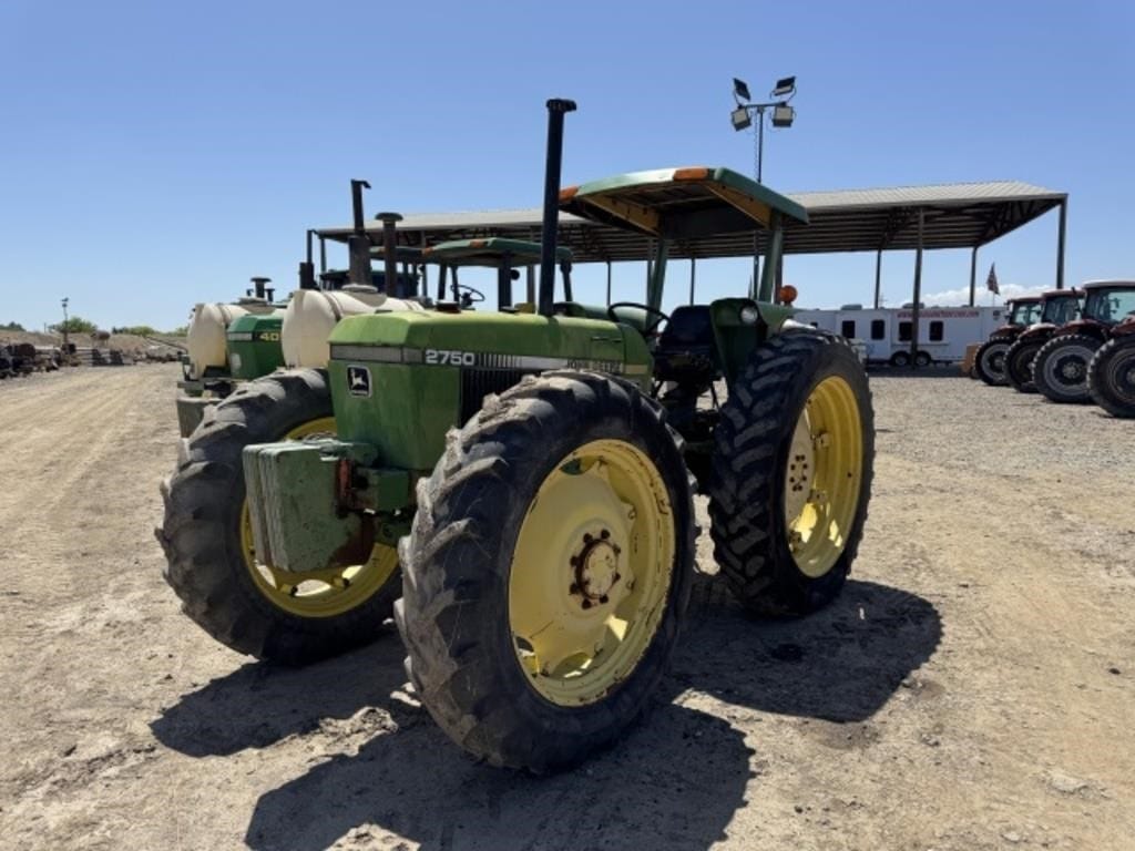 John Deere 2750 Equipment Image0