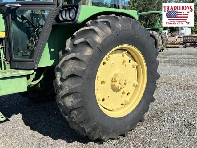 Image of John Deere 2750 equipment image 1