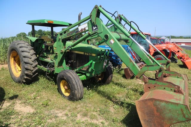 Image of John Deere 2755 equipment image 3