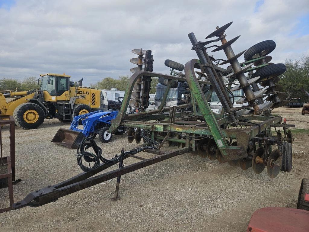 Image of John Deere 335 Primary image