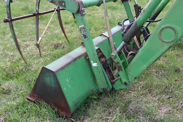 Thumbnail image John Deere 280 6