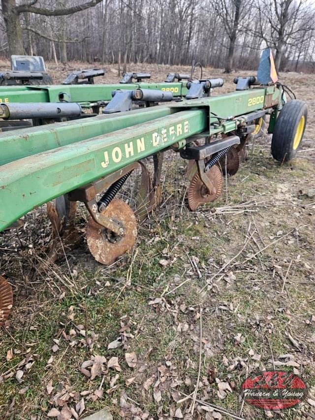 Image of John Deere 2800 equipment image 1