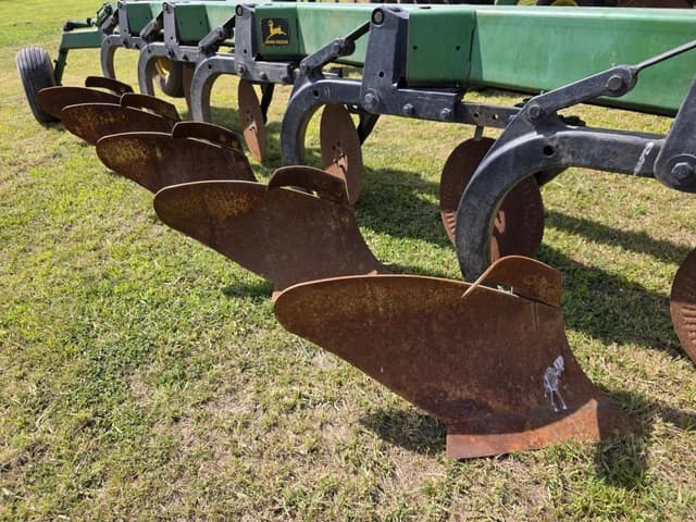 Image of John Deere 2800 equipment image 1