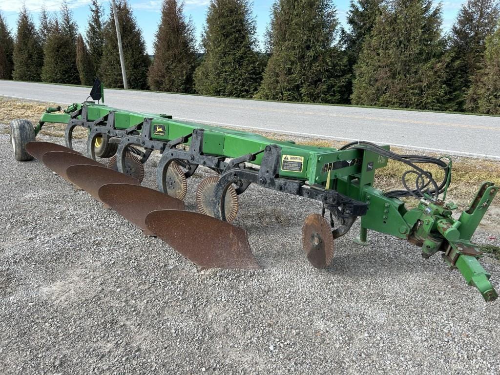 John Deere 2800 Equipment Image0