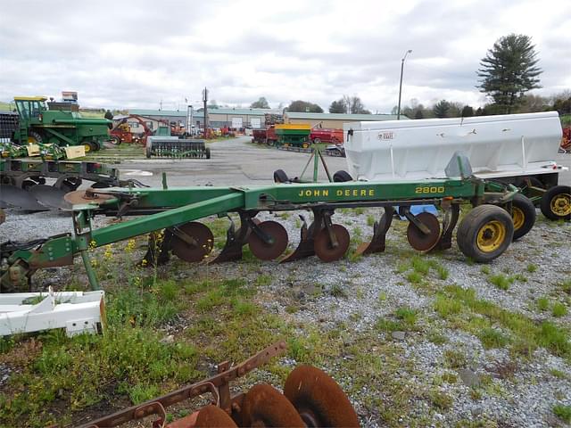 Image of John Deere 2800 equipment image 3