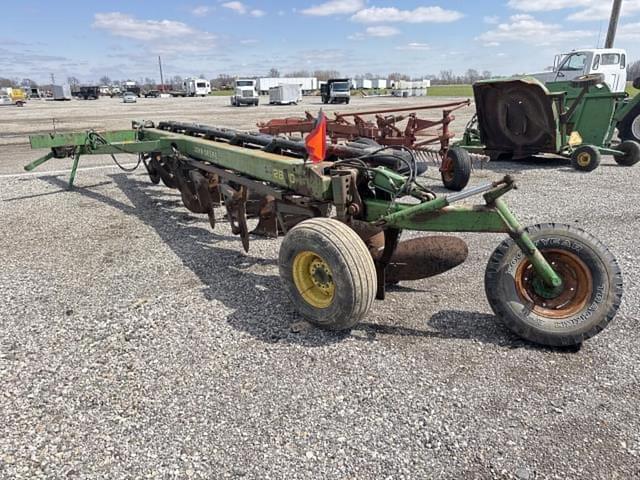 Image of John Deere 2800 equipment image 1