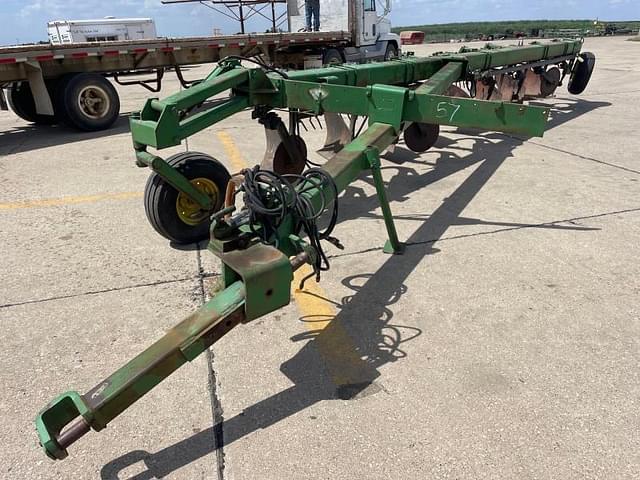 Image of John Deere 2800 equipment image 1