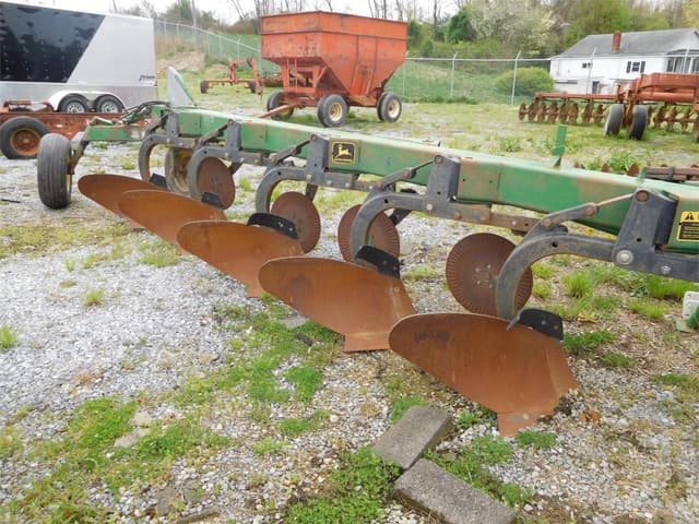 Image of John Deere 2800 equipment image 1