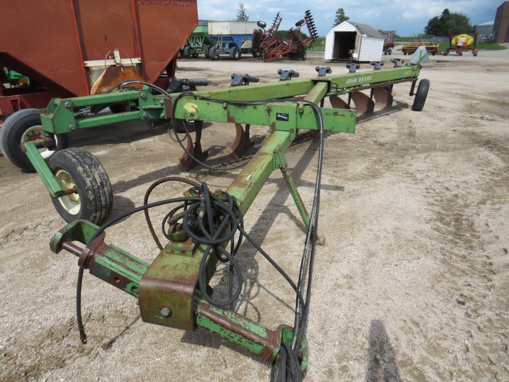 Image of John Deere 2800 Primary image