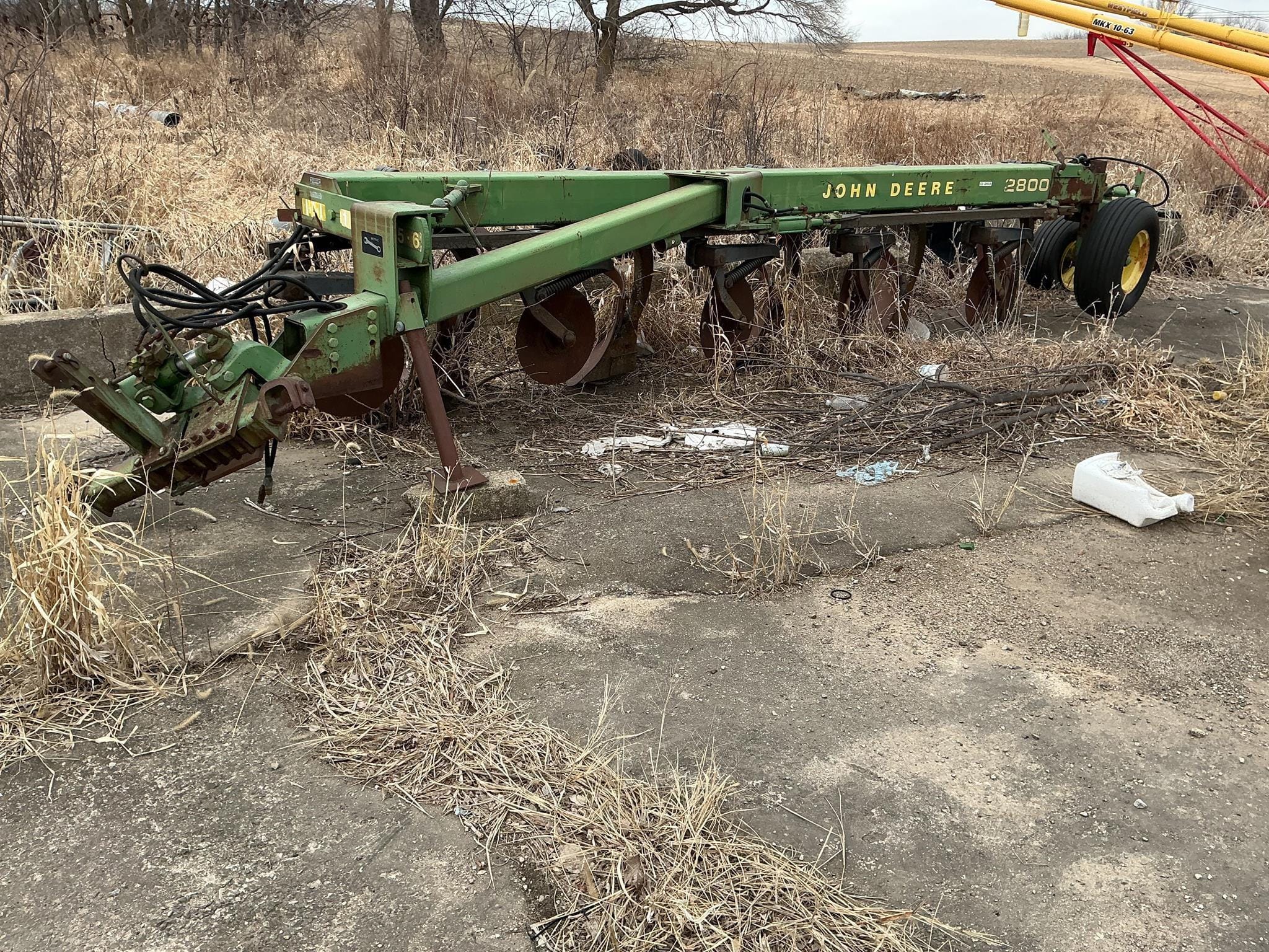 John Deere 2800 Equipment Image0