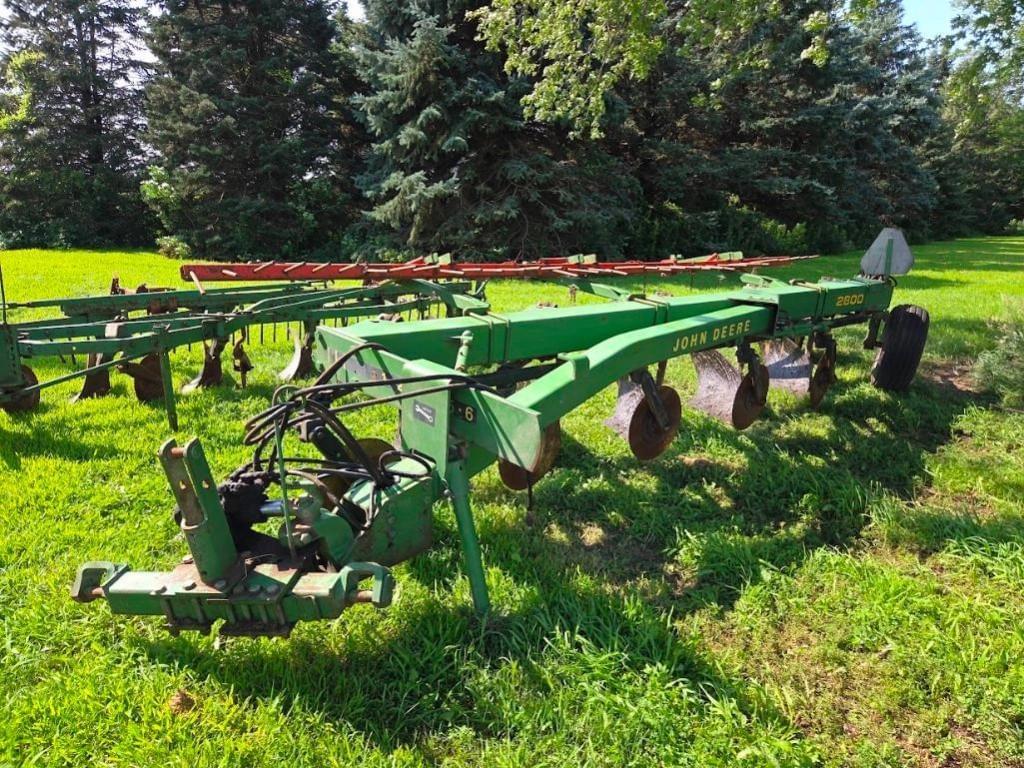 Image of John Deere 2800 Primary image