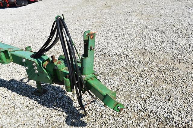 Image of John Deere 2810 equipment image 3