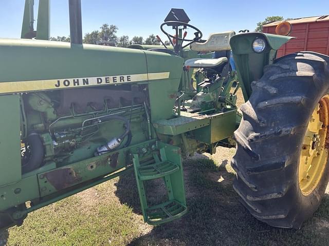 Image of John Deere 2840 equipment image 4