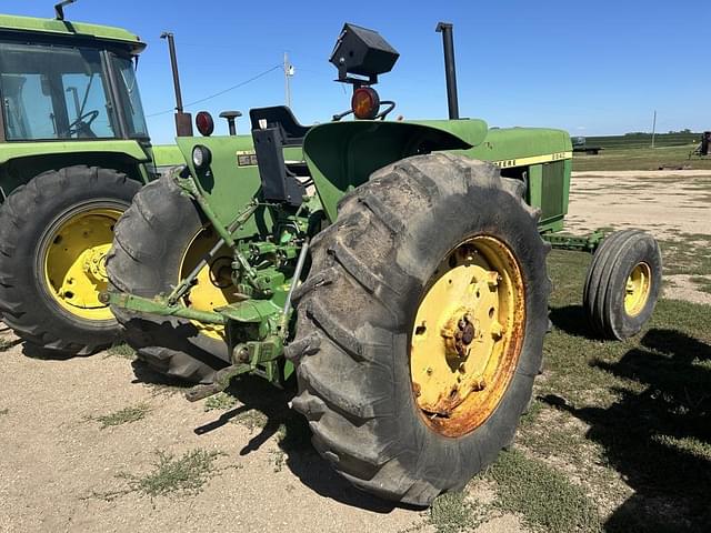 Image of John Deere 2840 equipment image 2