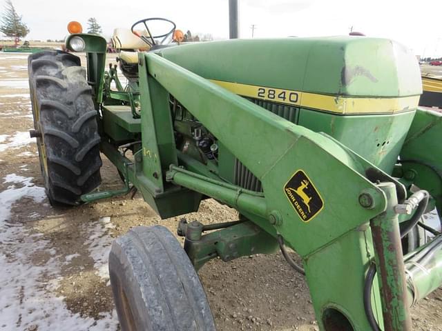 Image of John Deere 2840 equipment image 2