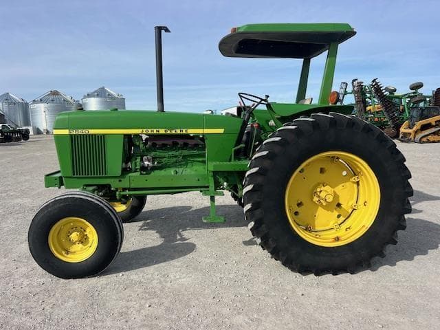 Image of John Deere 2840 equipment image 1