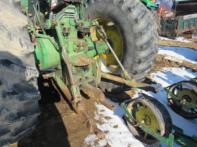 Image of John Deere 2840 equipment image 2