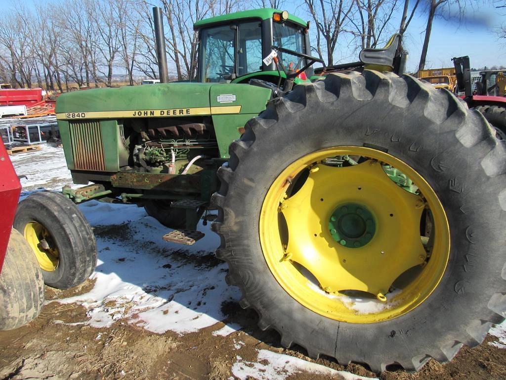 Image of John Deere 2840 Primary image