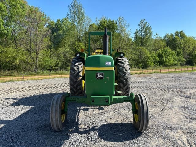Image of John Deere 2840 equipment image 2