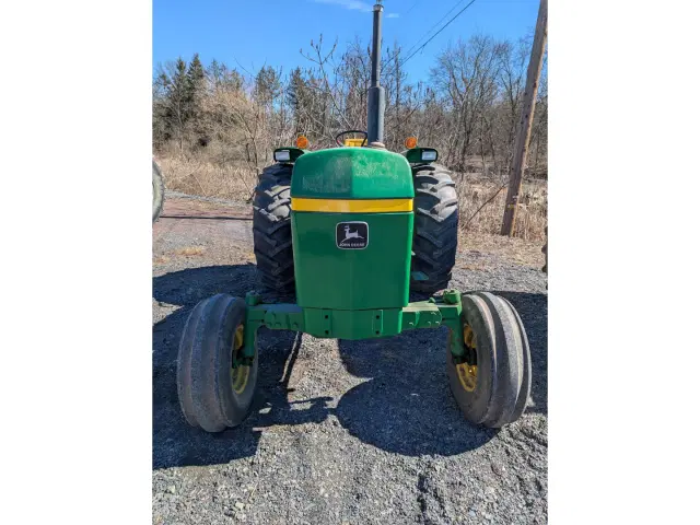 Image of John Deere 2840 equipment image 3