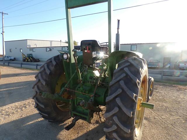 Image of John Deere 2840 equipment image 4