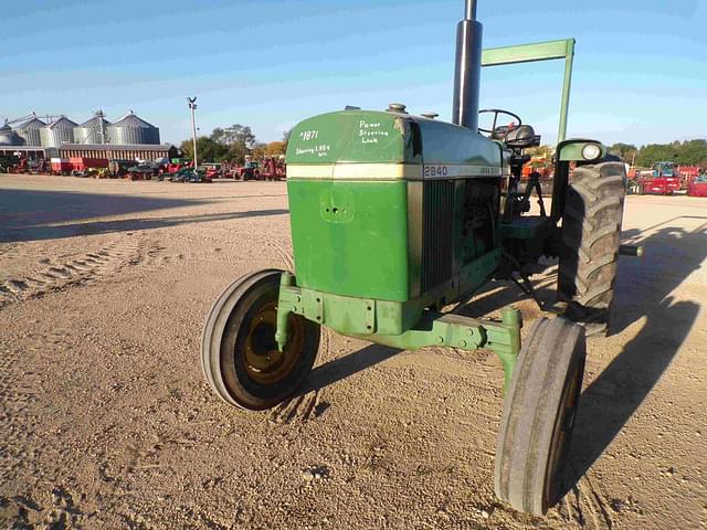 Image of John Deere 2840 equipment image 2