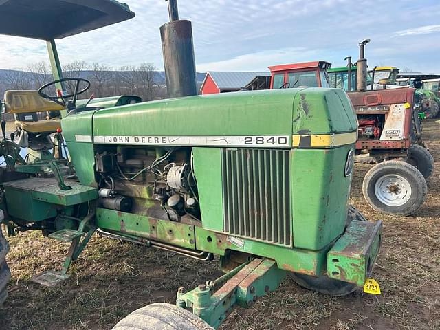 Image of John Deere 2840 equipment image 2