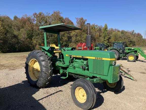 Main image John Deere 2840