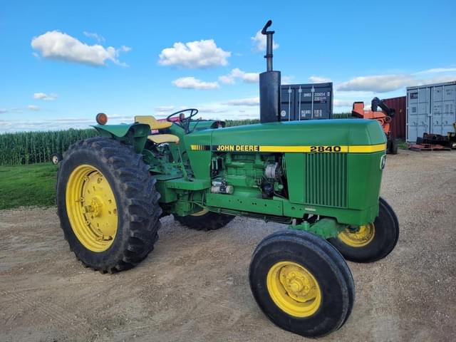 Image of John Deere 2840 equipment image 3