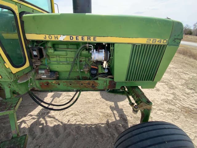 Image of John Deere 2840 equipment image 3
