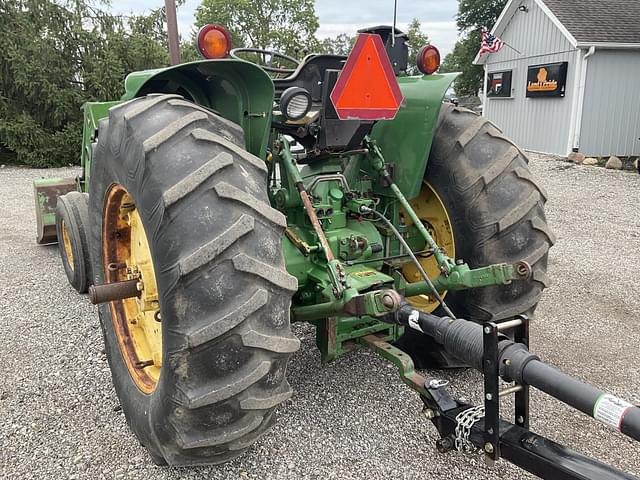 Image of John Deere 2840 equipment image 3