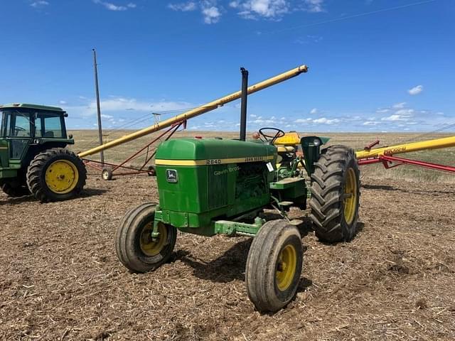 Image of John Deere 2840 equipment image 1