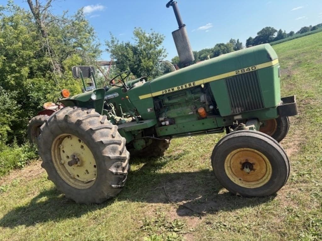 Image of John Deere 2840 Primary image