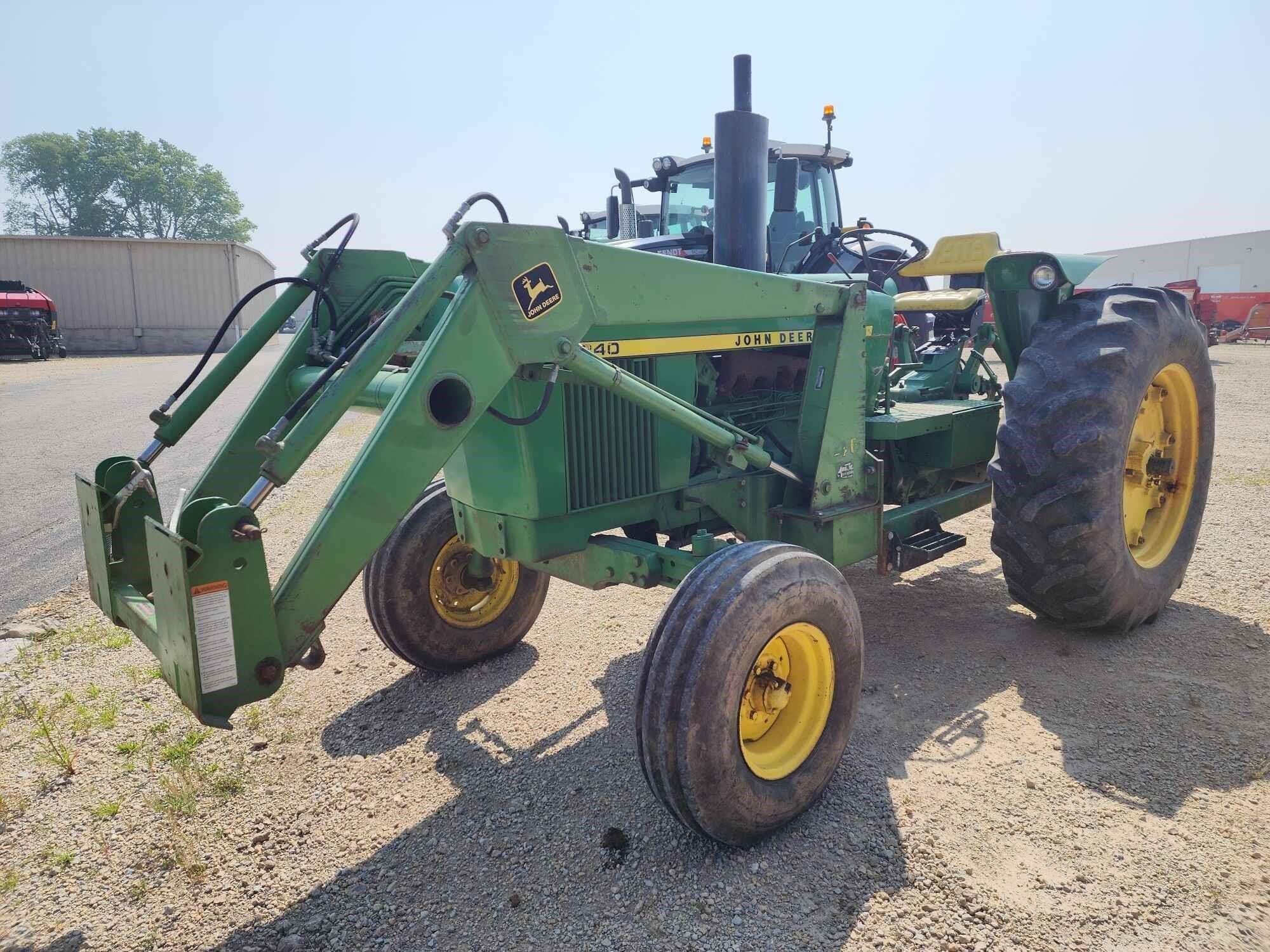 1978 John Deere 2840 Equipment Image0