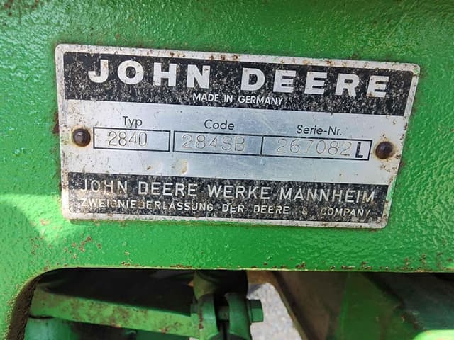 Image of John Deere 2840 equipment image 1