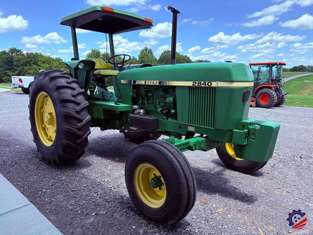 Image of John Deere 2840 equipment image 4