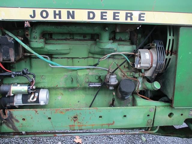 Image of John Deere 2840 equipment image 3