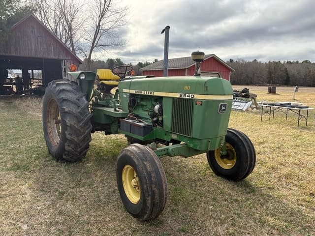 Image of John Deere 2840 equipment image 2