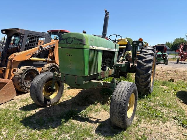 Image of John Deere 2840 equipment image 2