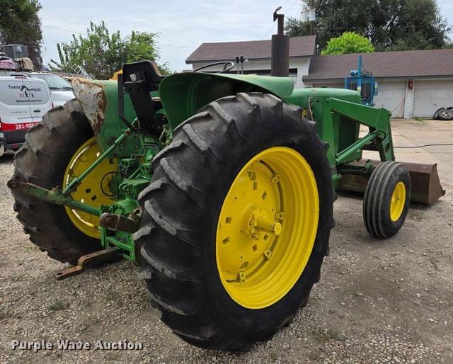 Image of John Deere 2840 equipment image 4
