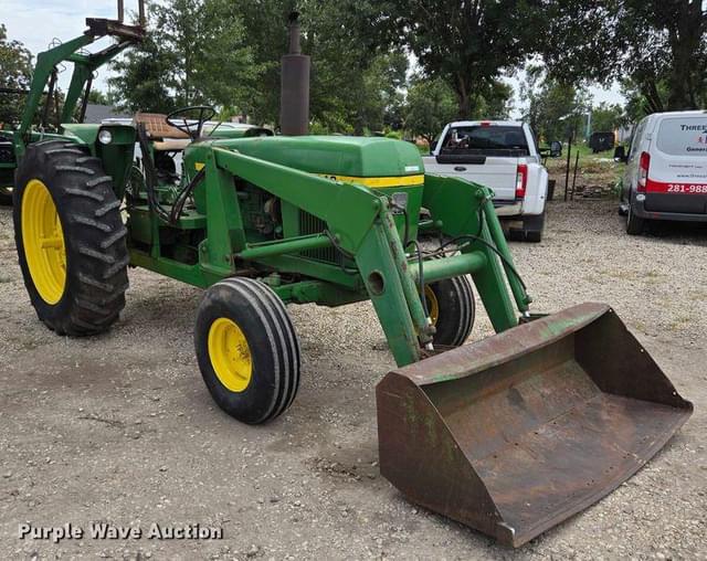 Image of John Deere 2840 equipment image 2