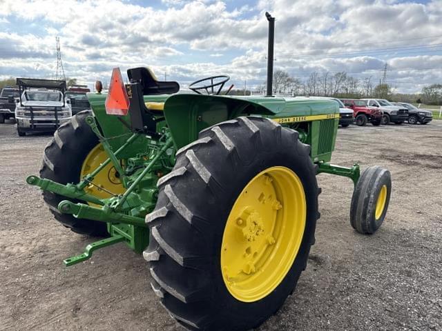 Image of John Deere 2840 equipment image 3