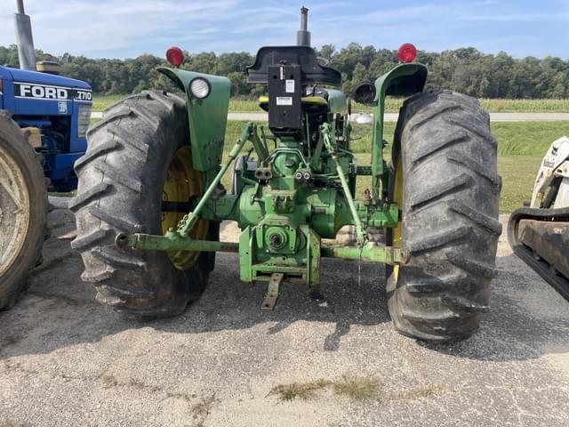 Image of John Deere 2840 equipment image 4