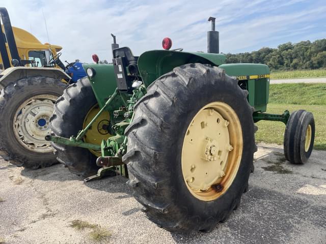 Image of John Deere 2840 equipment image 3