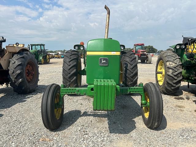 Image of John Deere 2840 equipment image 1